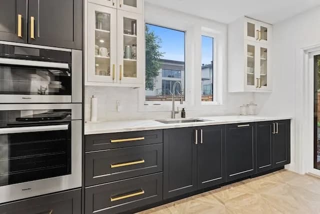 Custom Kitchen Cabinet Design